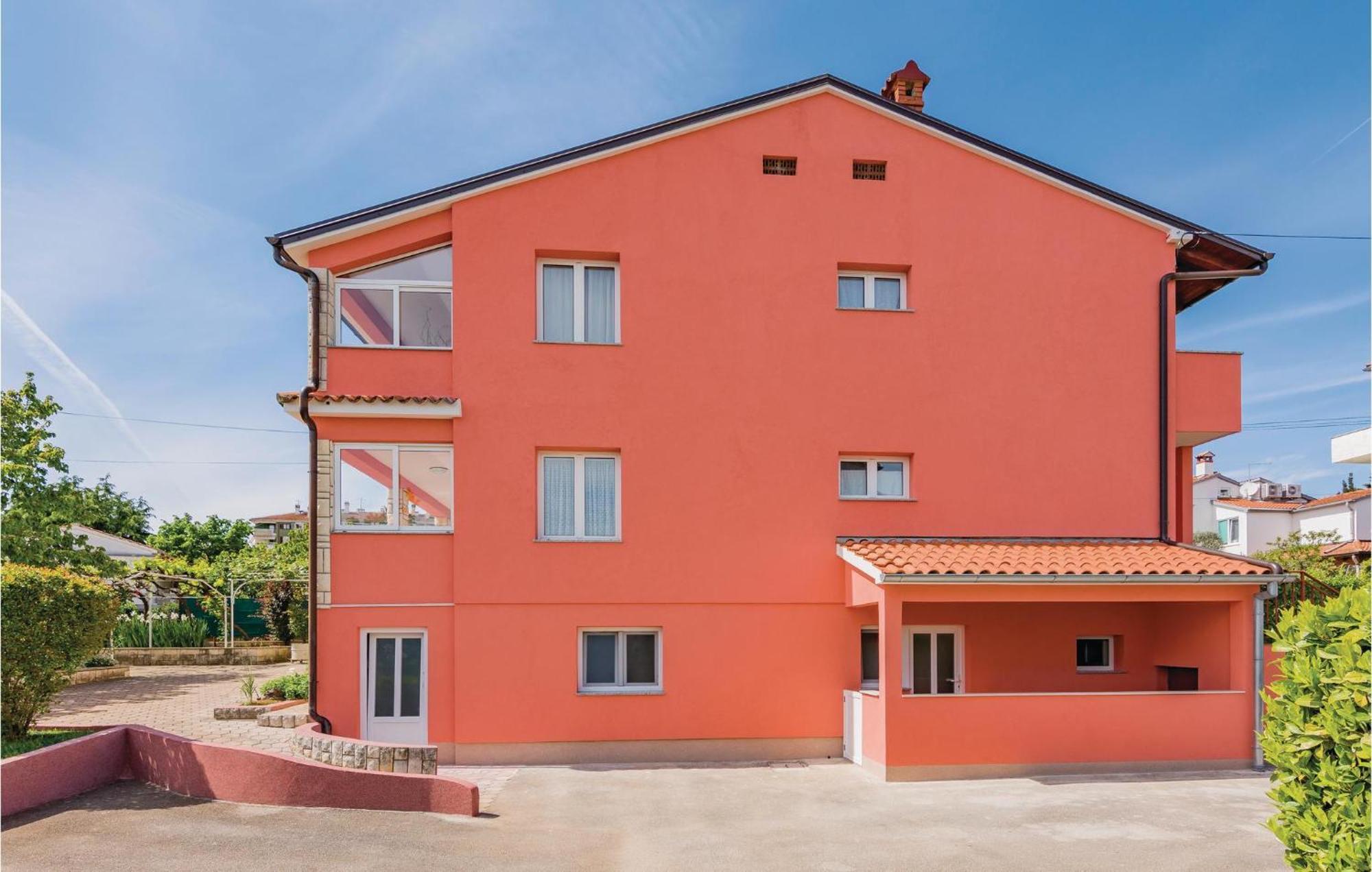 1 Bedroom Lovely Apartment In Rovinj Exteriör bild