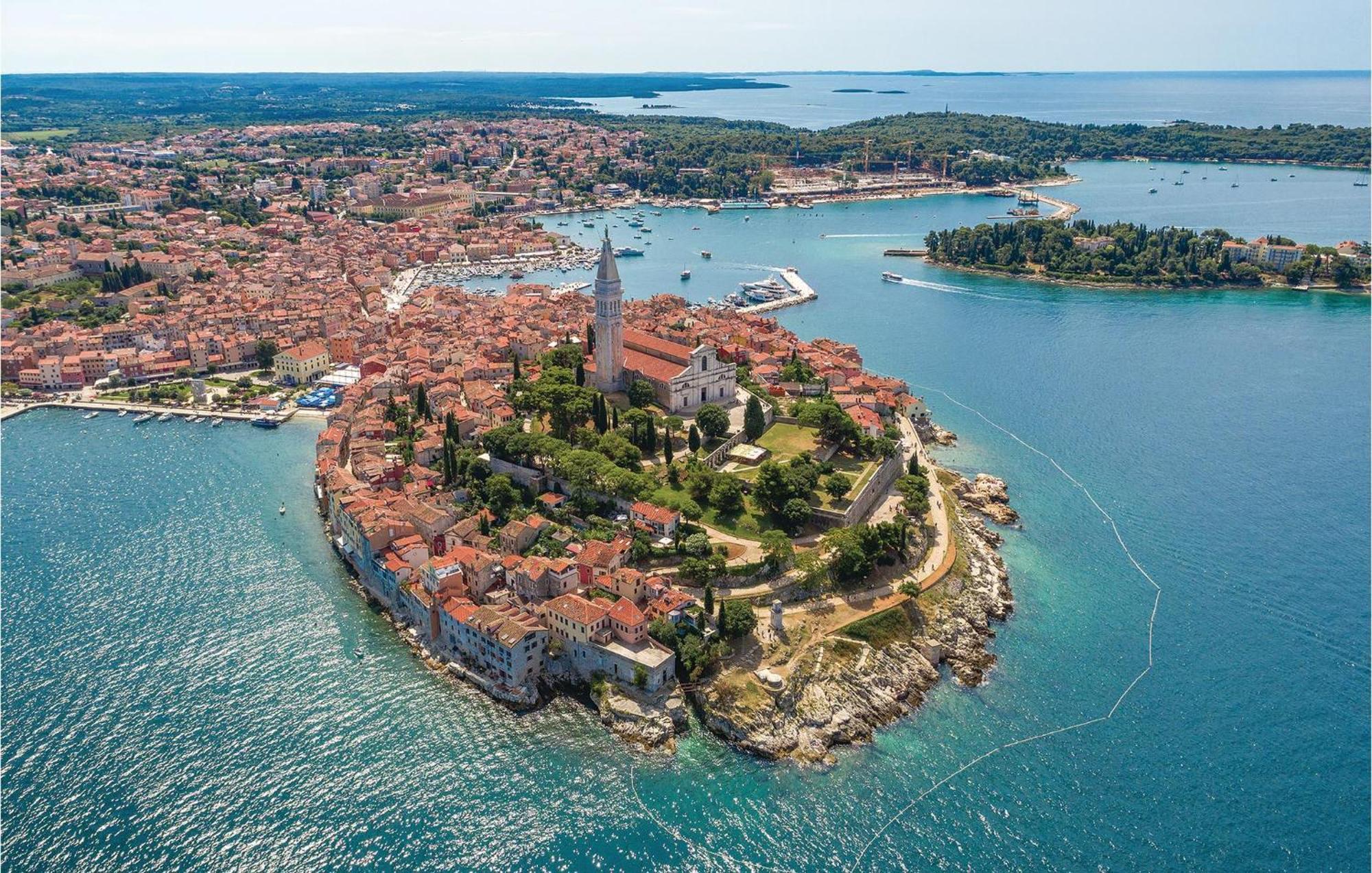 1 Bedroom Lovely Apartment In Rovinj Exteriör bild